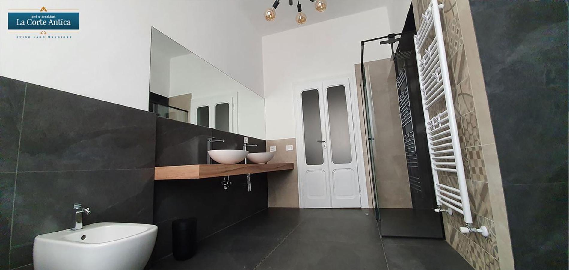 B&B La Corte Antica - Luino Lago Maggiore ภายนอก รูปภาพ